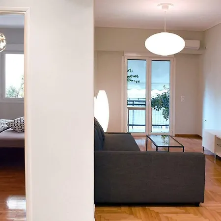Kleopatra In Acropolis Apartment